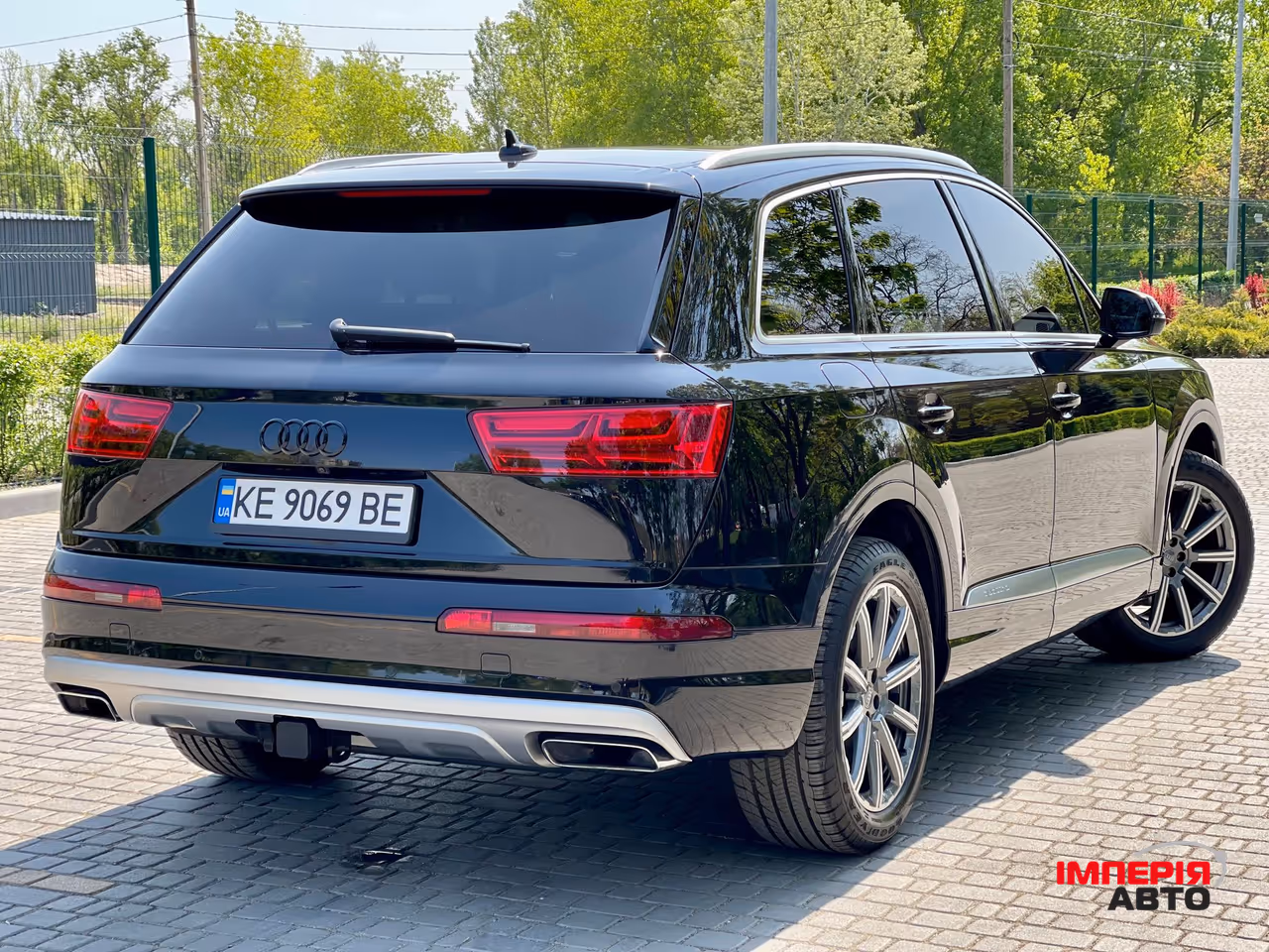 Audi Q7 - фото 8