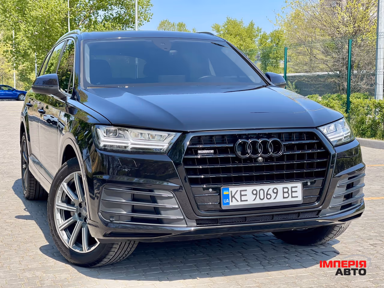 Audi Q7 - фото 9