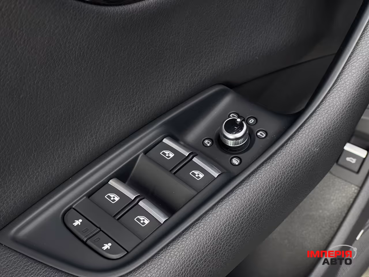 Audi Q7 - фото 16