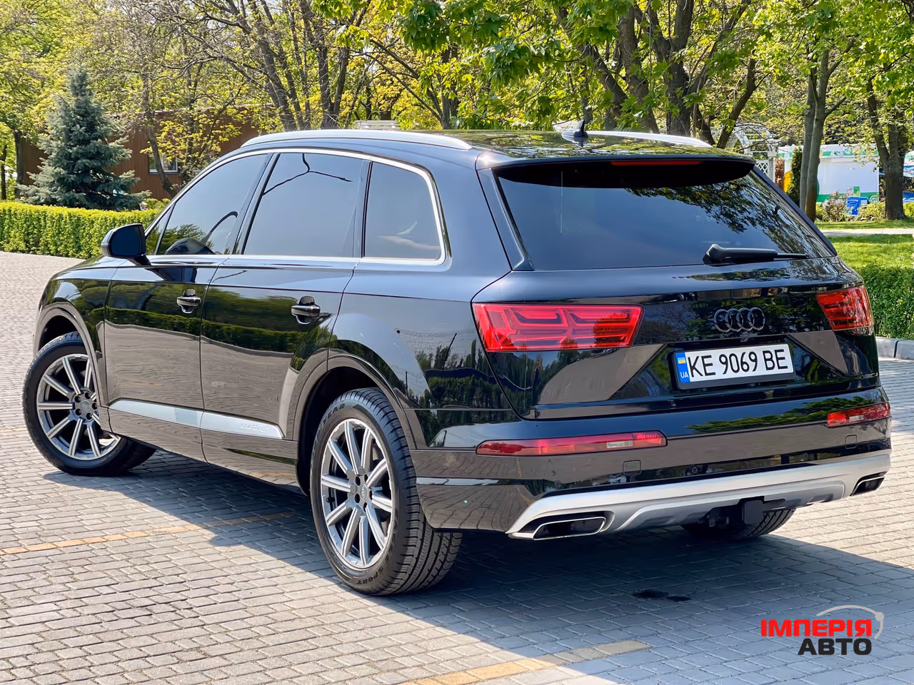 Audi Q7 - фото 7