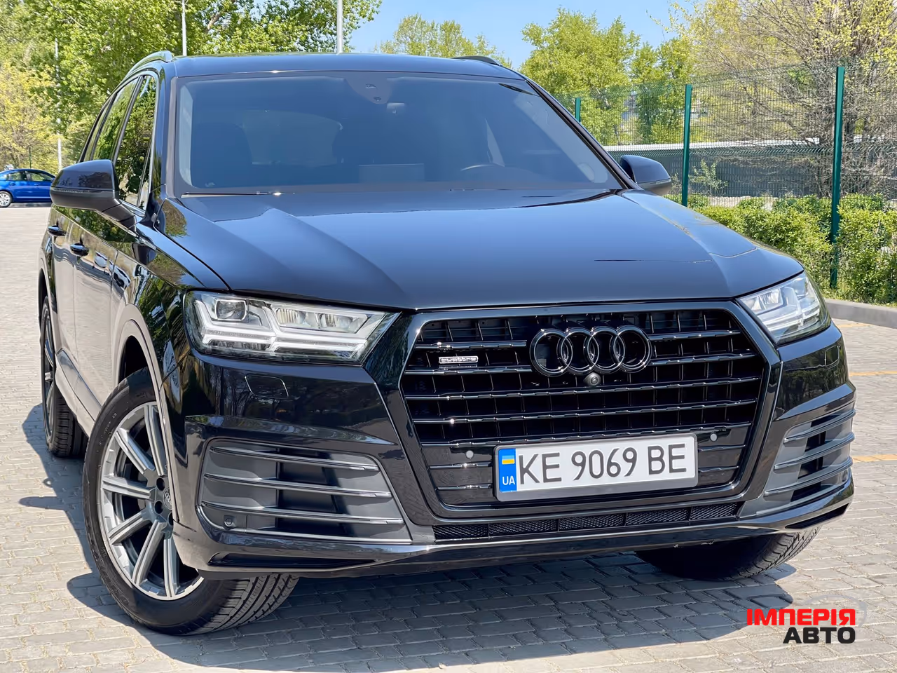 Audi Q7 - фото 1