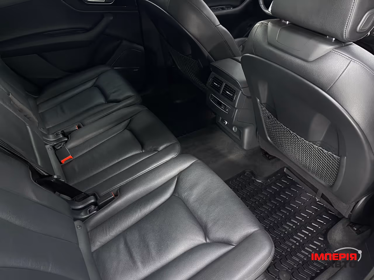 Audi Q7 - фото 13