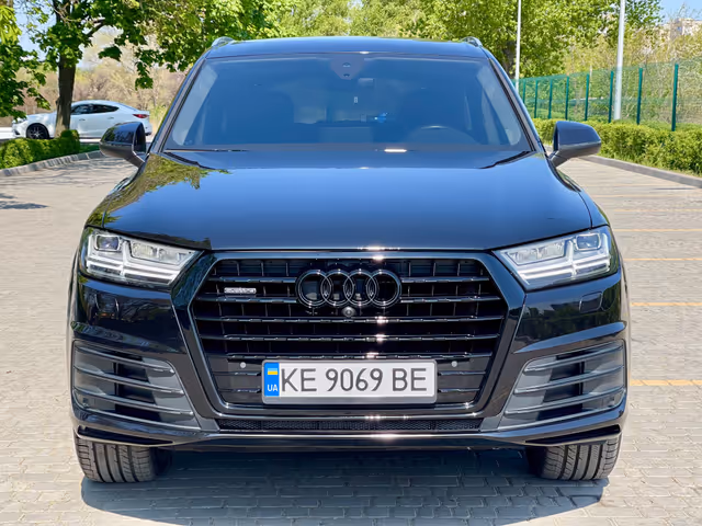Audi Q7 - фото 3