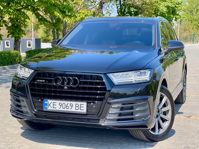 Audi Q7 - фото 2