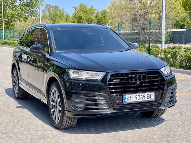 Audi Q7 - фото 5