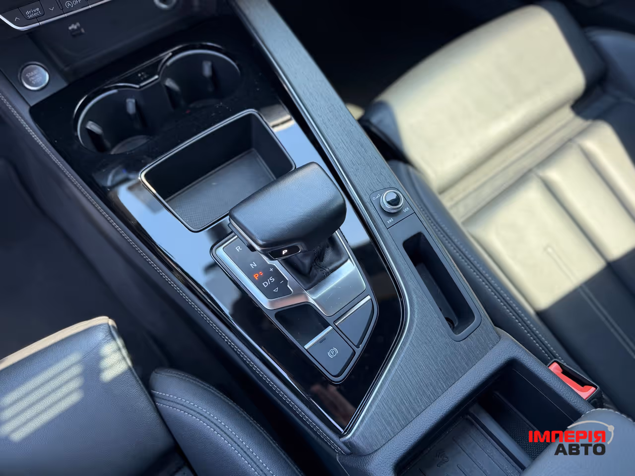 Audi A4 - фото 14
