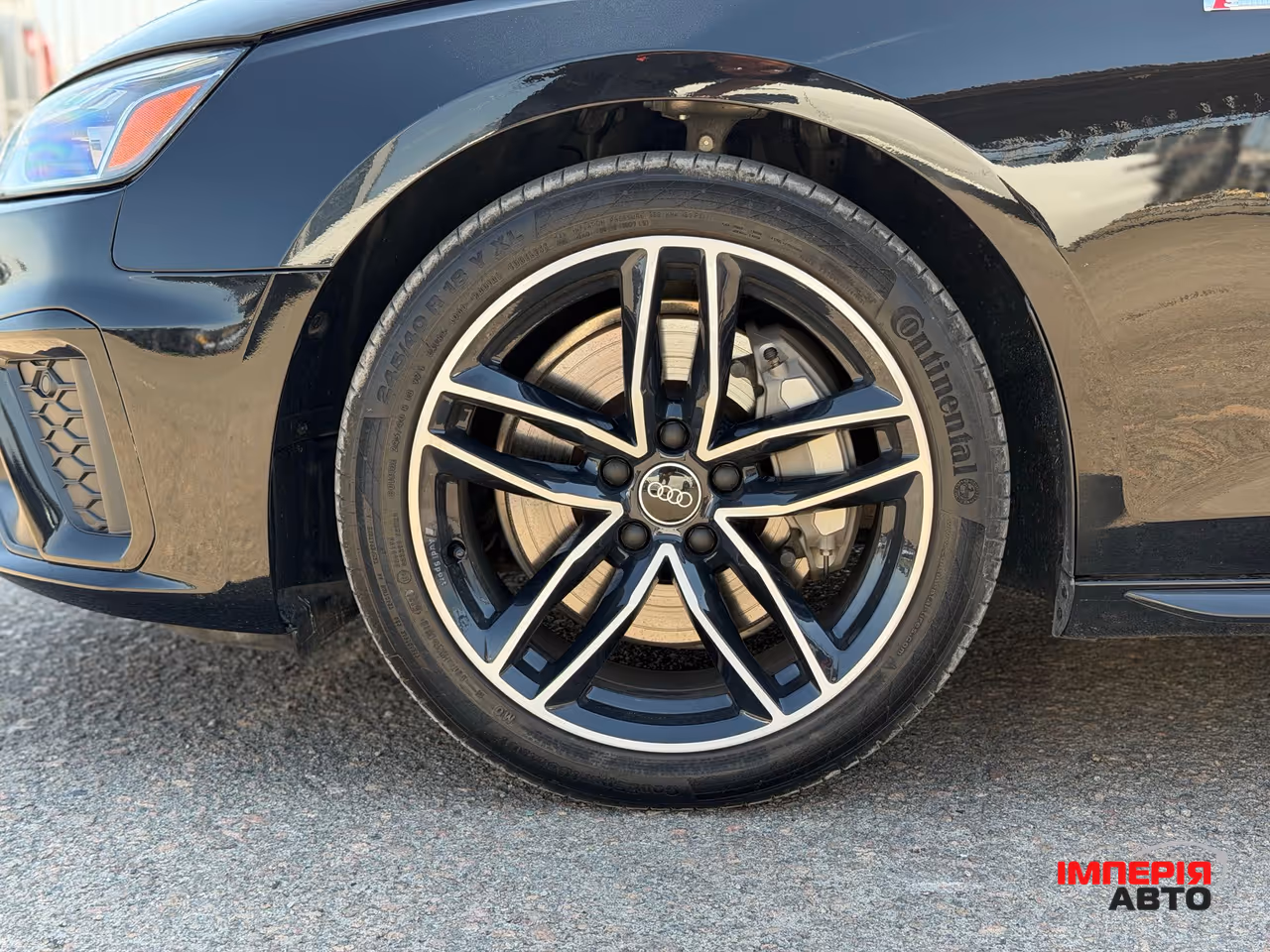 Audi A4 - фото 6