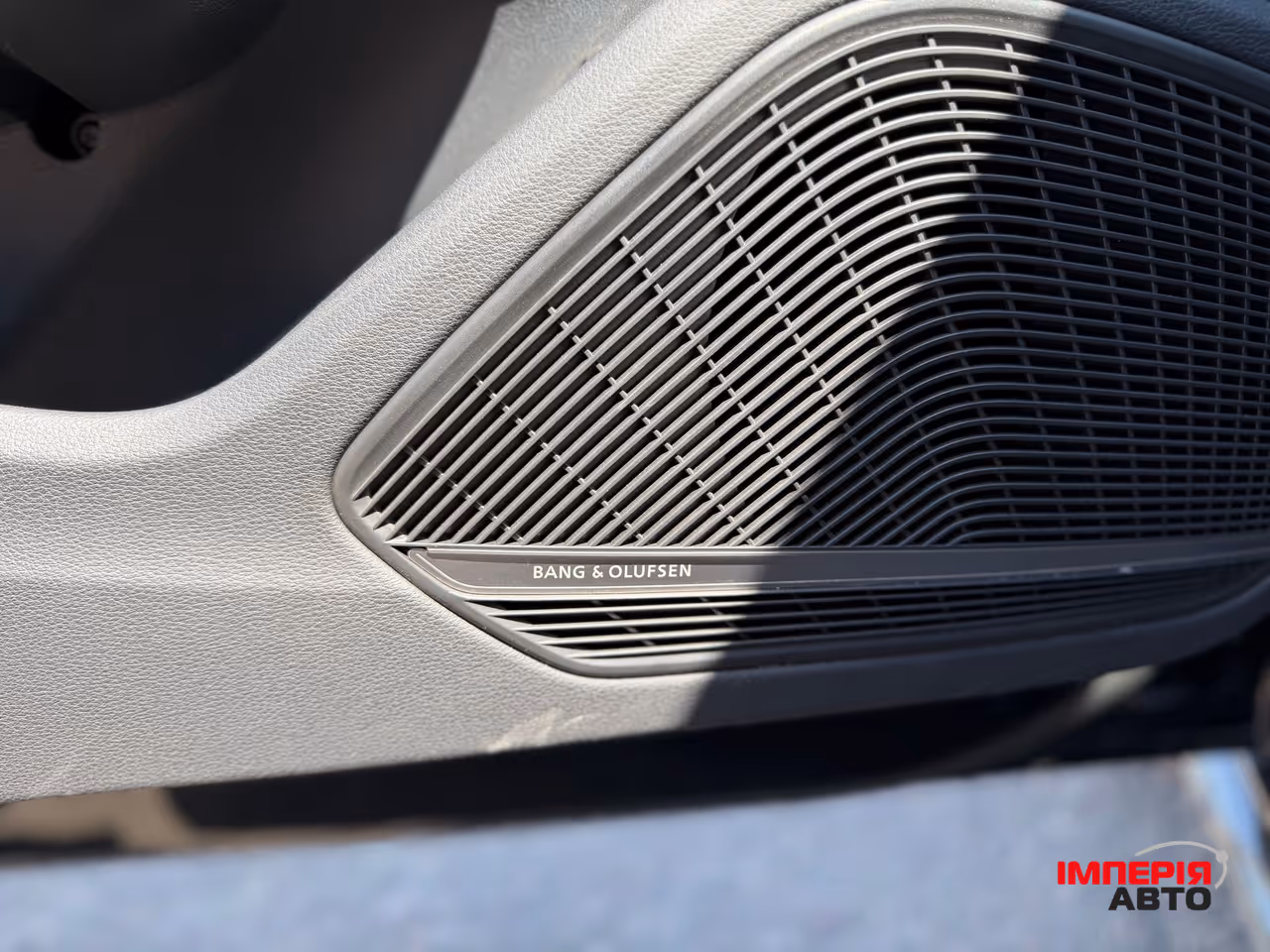 Audi A4 - фото 4