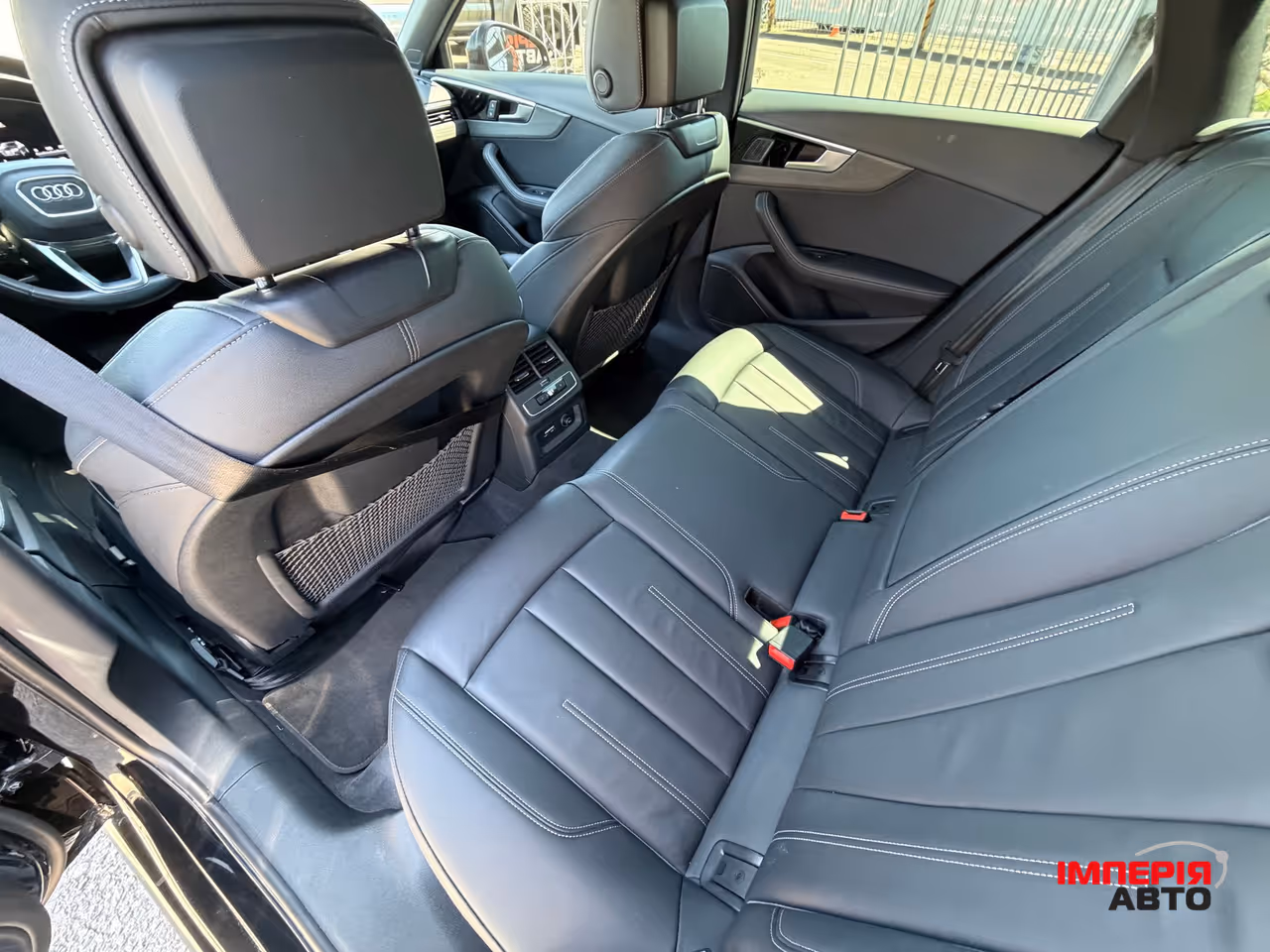 Audi A4 - фото 15
