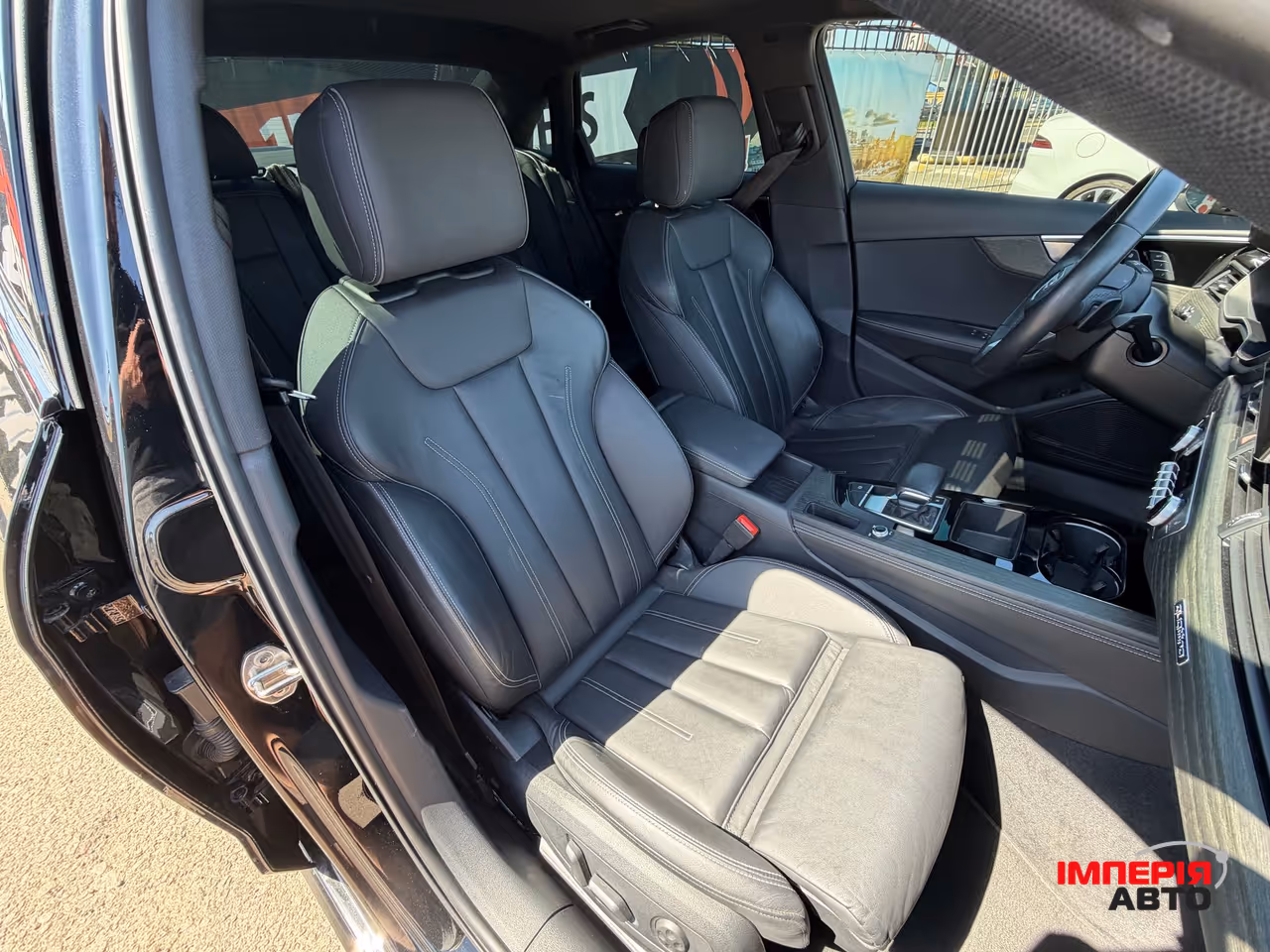 Audi A4 - фото 16