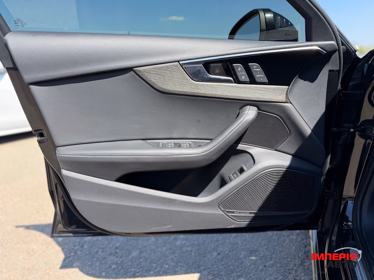 Audi A4 - фото 5