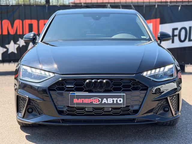 Audi A4 - фото 2