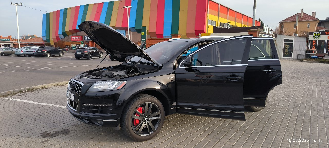 Audi Q7 - фото 7