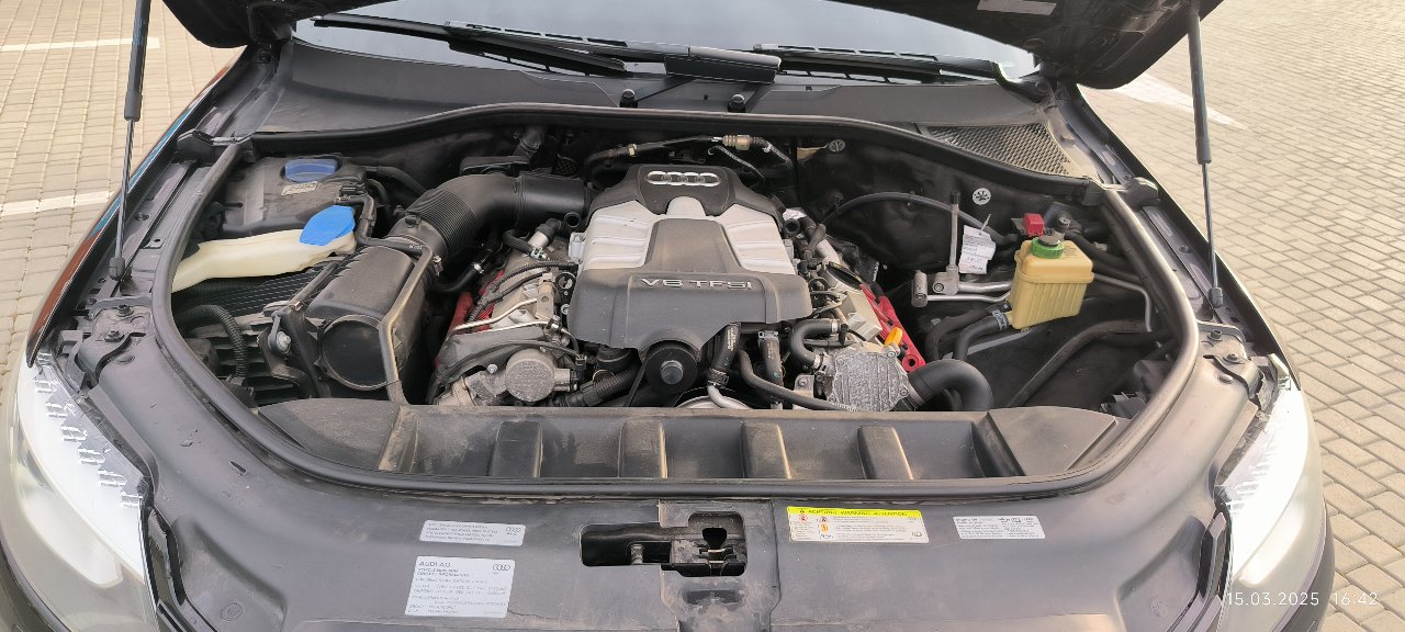 Audi Q7 - фото 21