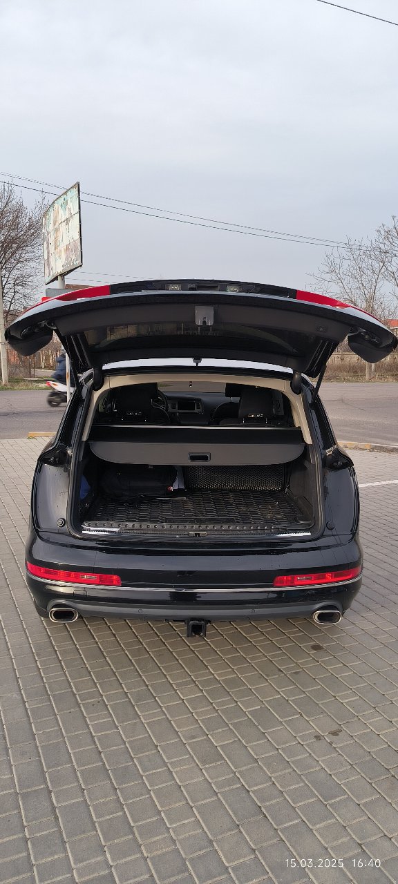 Audi Q7 - фото 17