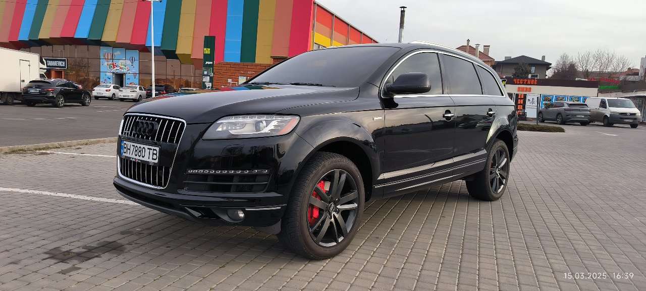 Audi Q7 - фото 13