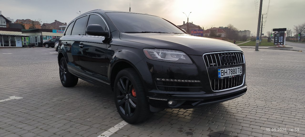 Audi Q7 - фото 9