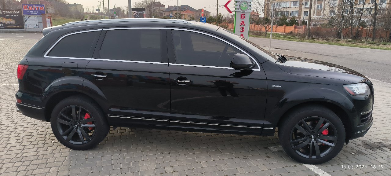 Audi Q7 - фото 22