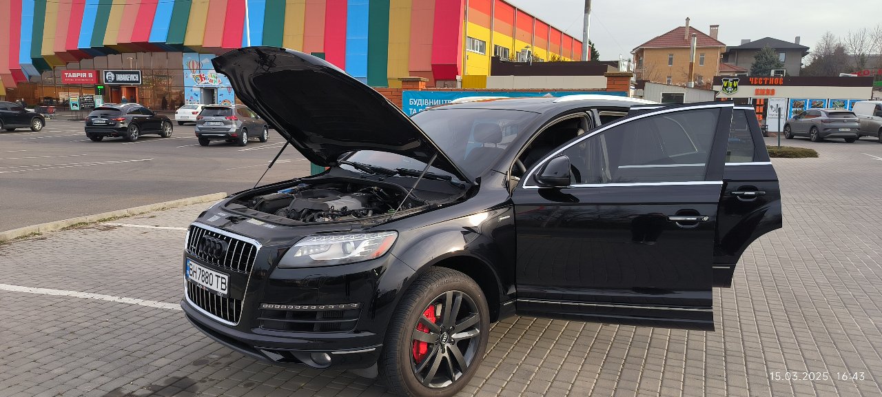 Audi Q7 - фото 15