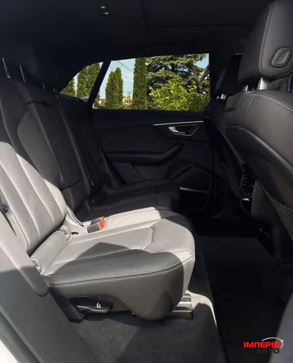Audi Q8 - фото 14