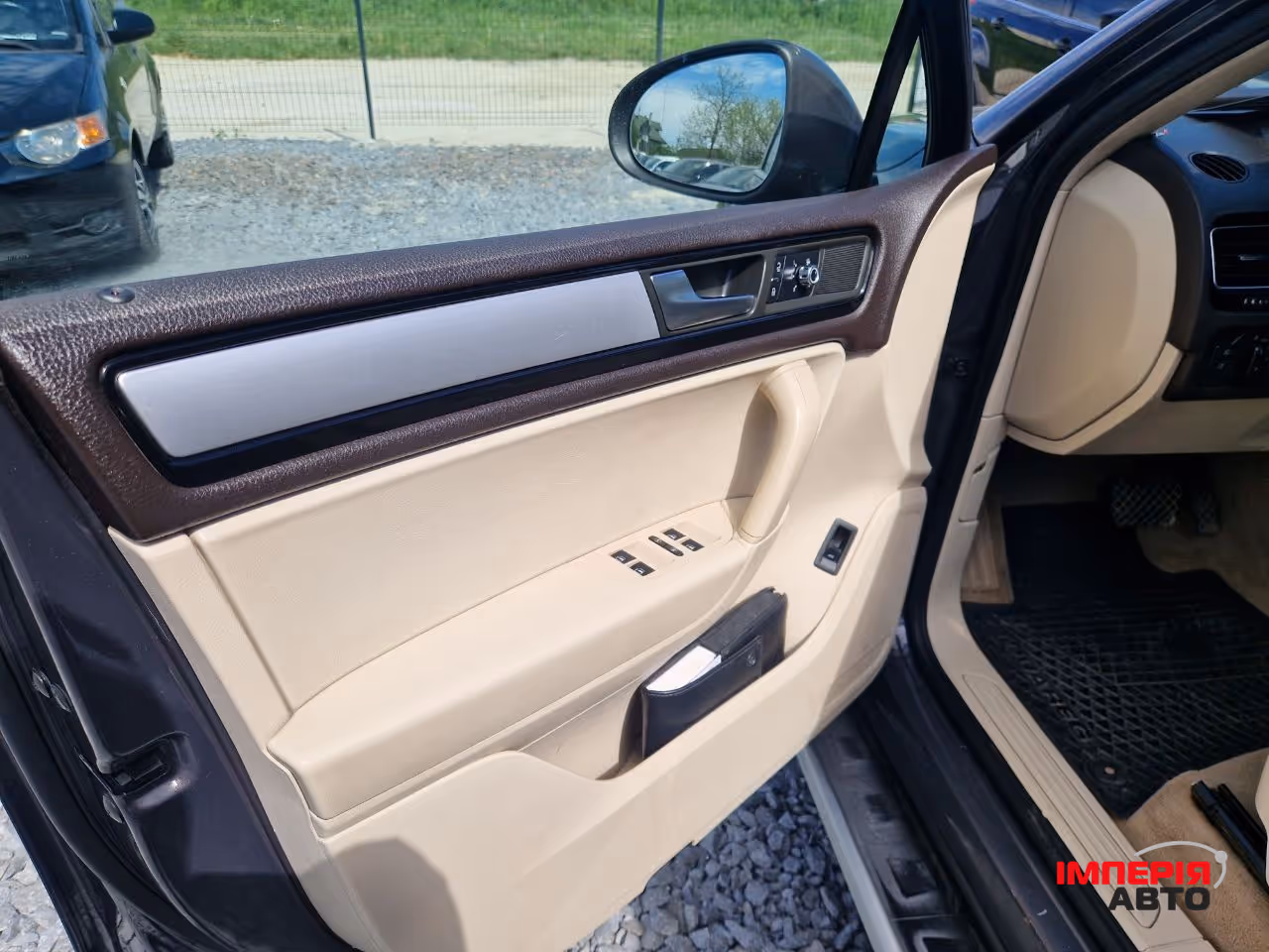 Volkswagen Touareg - фото 12