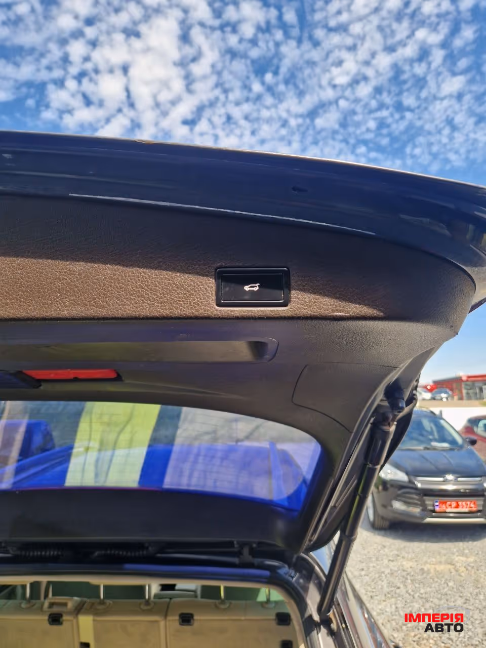 Volkswagen Touareg - фото 18