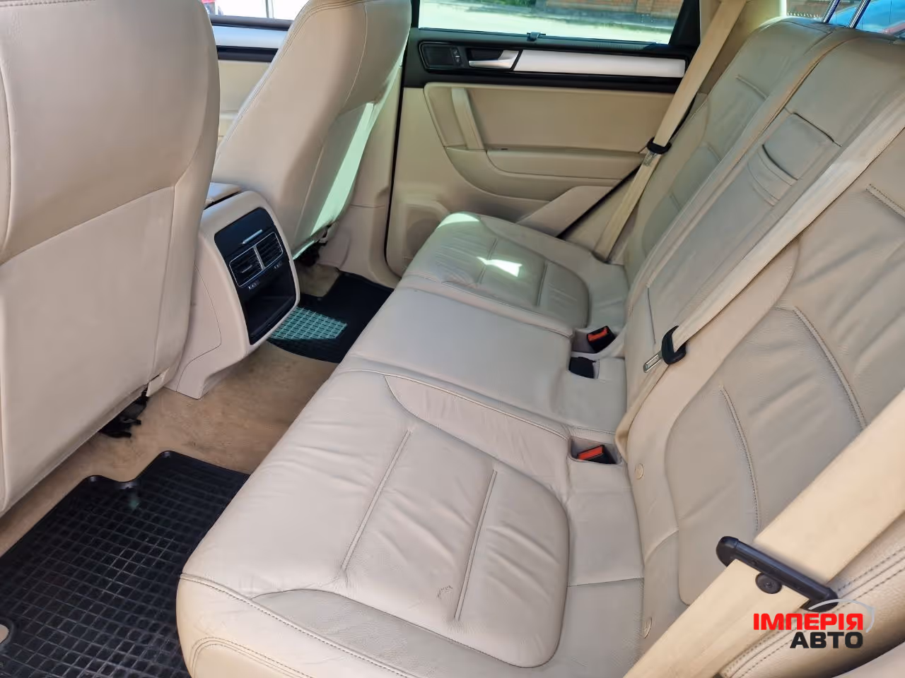 Volkswagen Touareg - фото 16