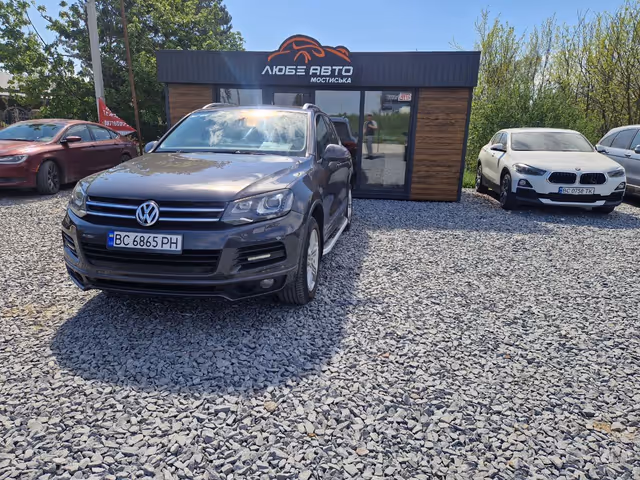 Volkswagen Touareg - фото 1