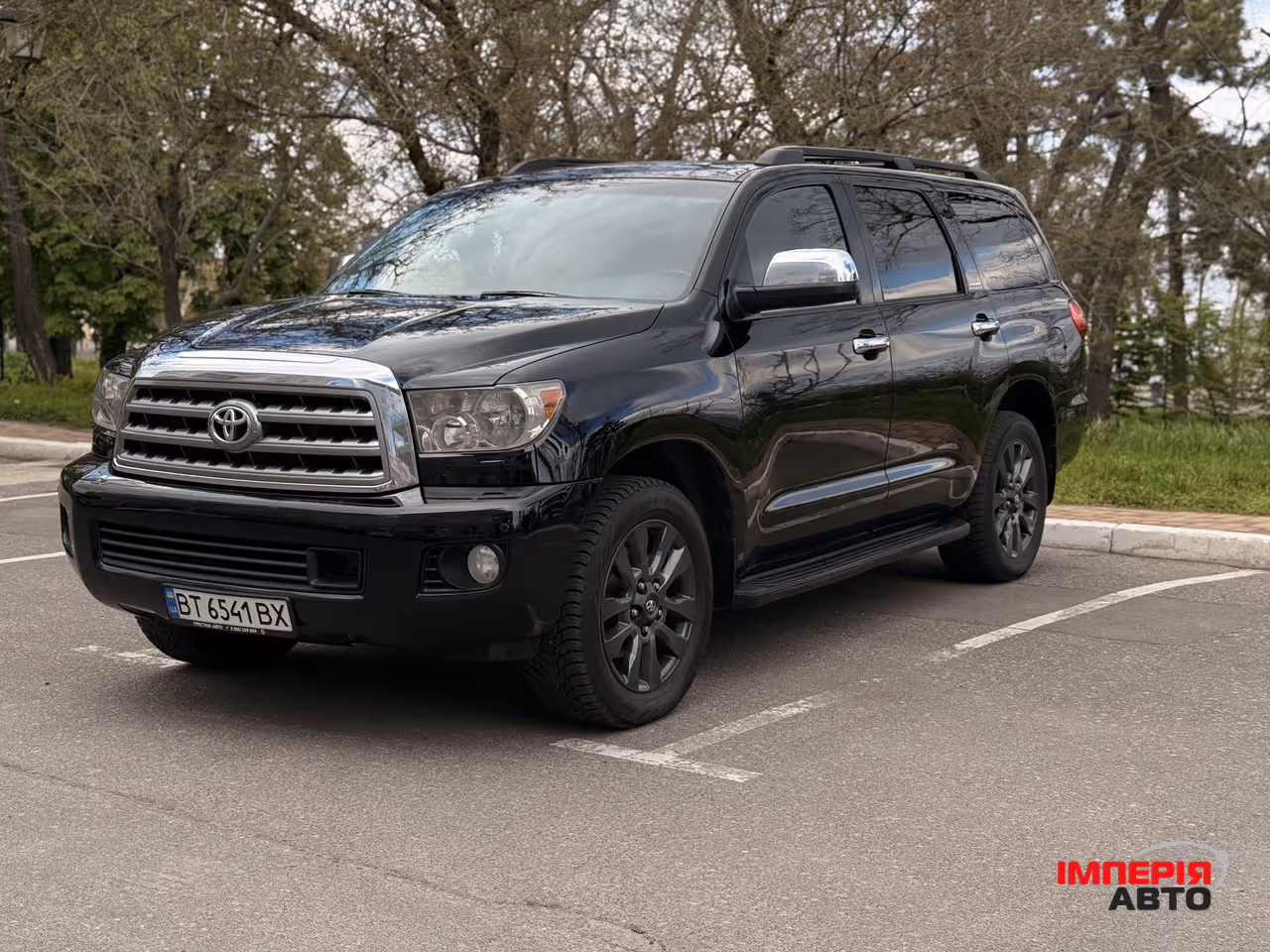 Toyota Sequoia - фото 2