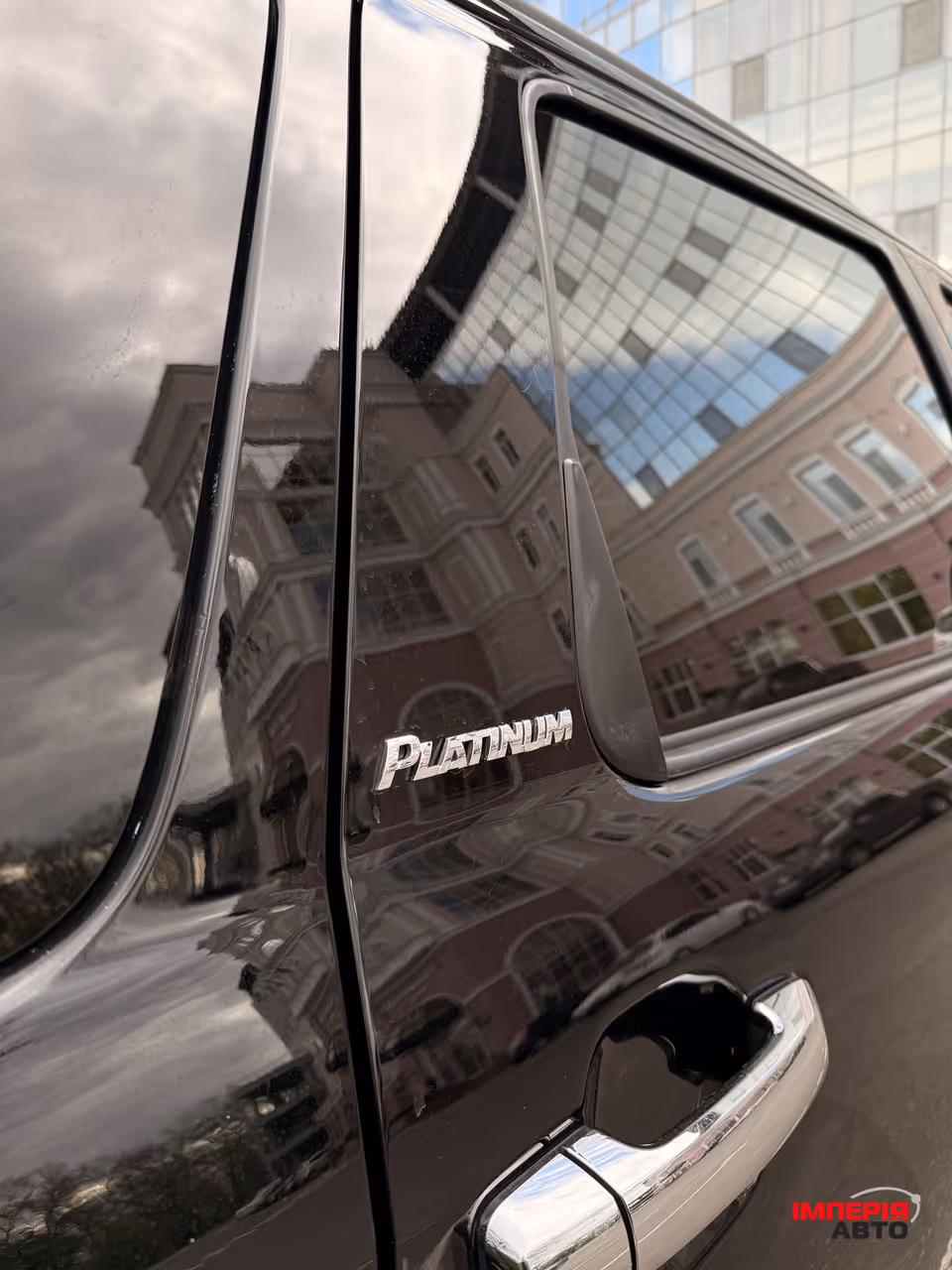 Toyota Sequoia - фото 10