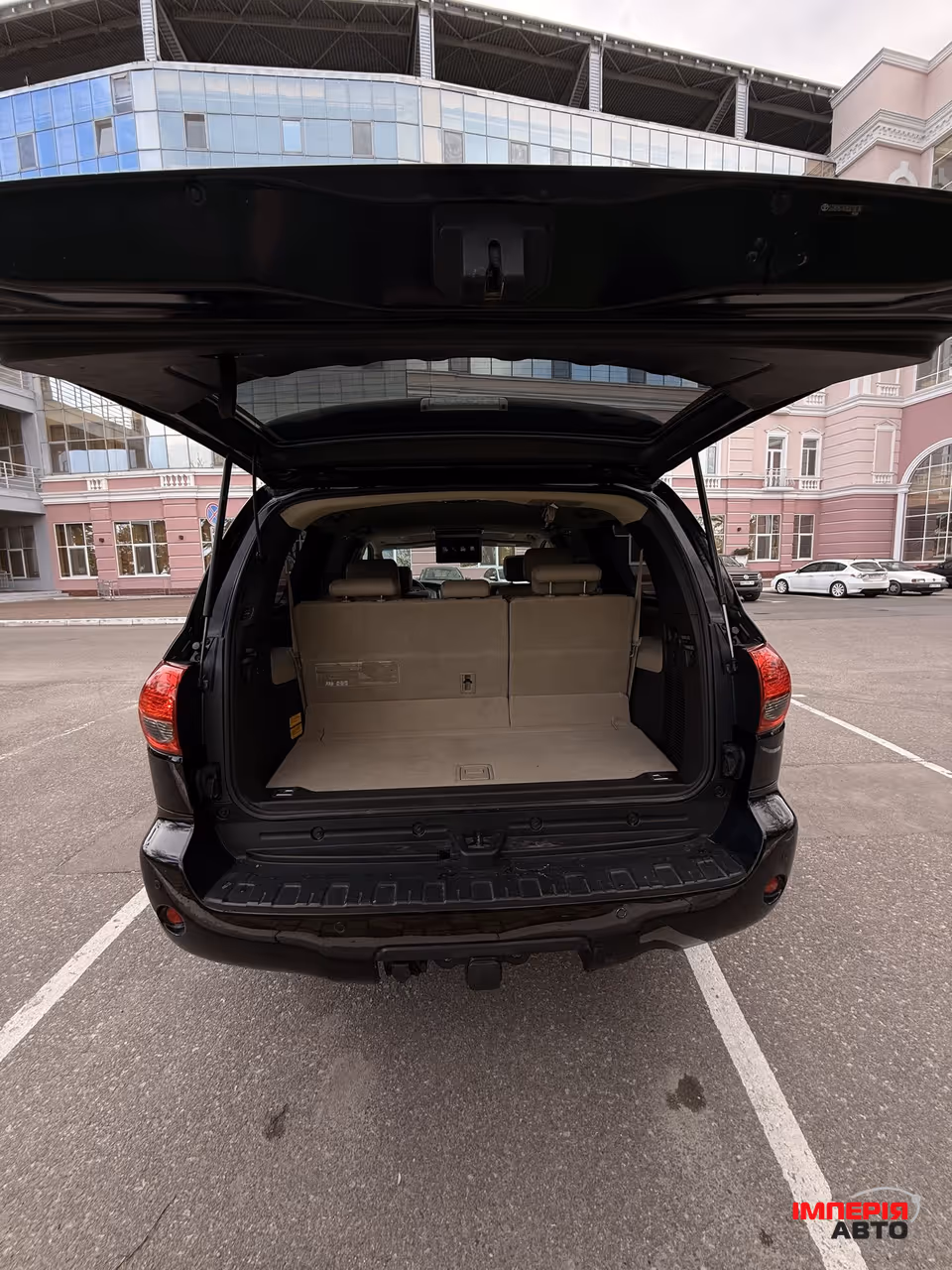 Toyota Sequoia - фото 9
