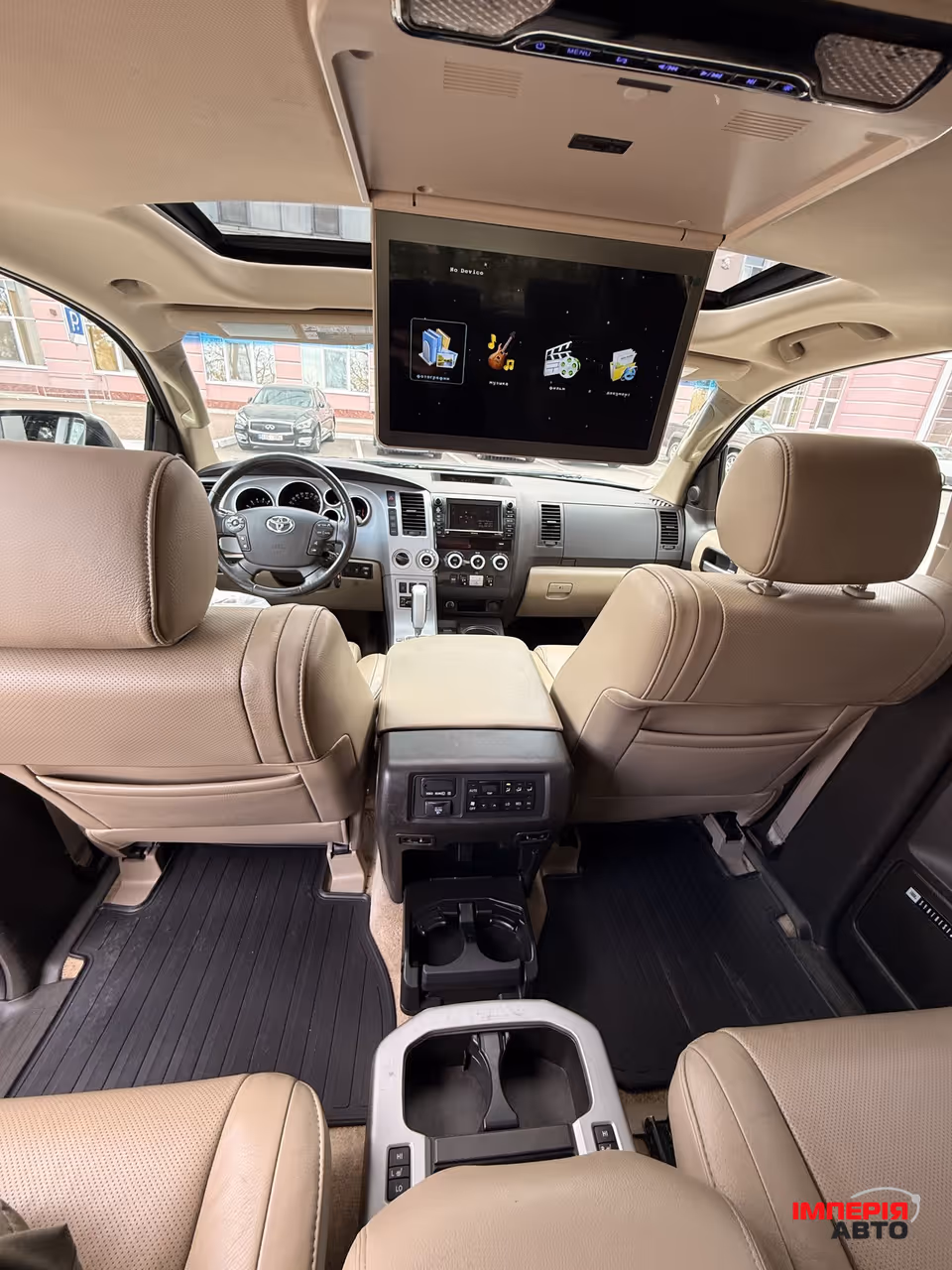 Toyota Sequoia - фото 15