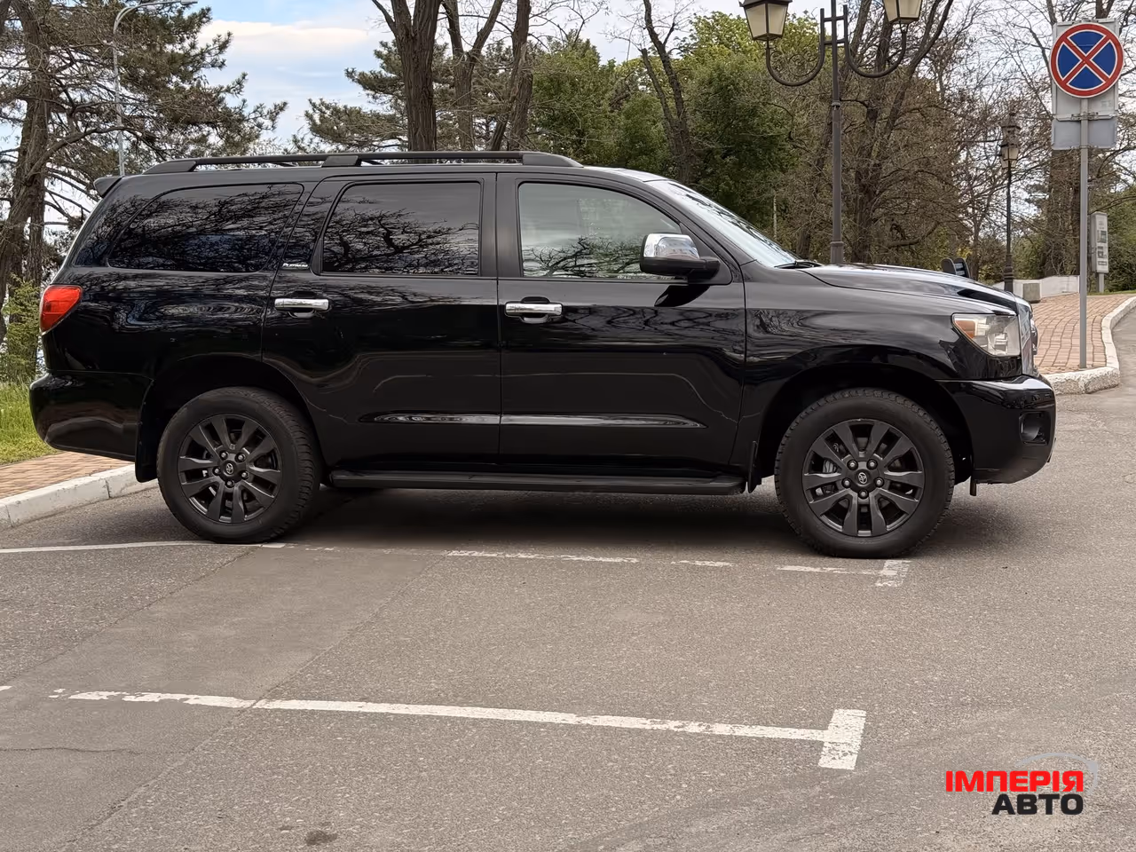 Toyota Sequoia - фото 30
