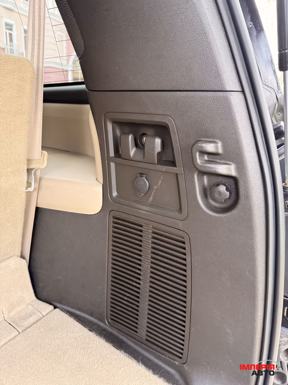 Toyota Sequoia - фото 20