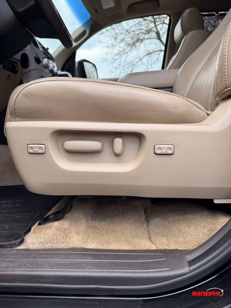 Toyota Sequoia - фото 25