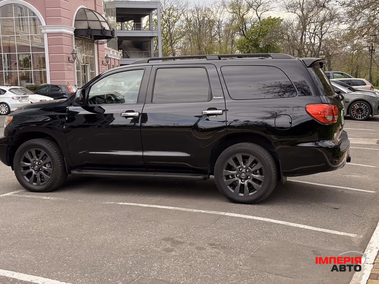 Toyota Sequoia - фото 17