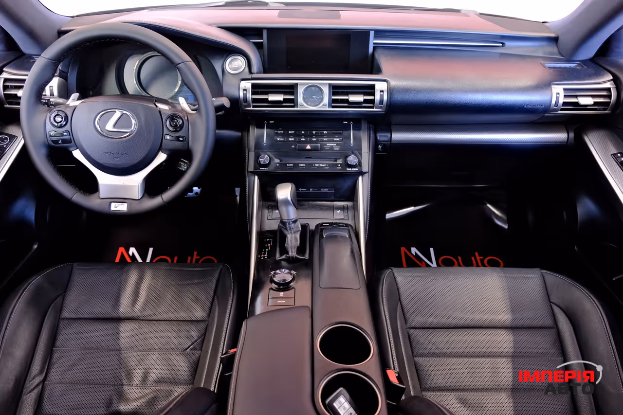 Lexus IS - фото 7