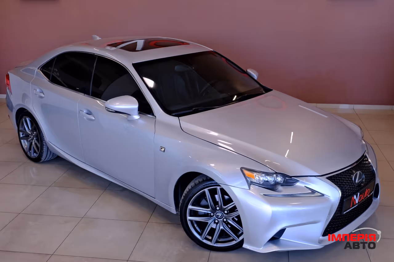 Lexus IS - фото 4