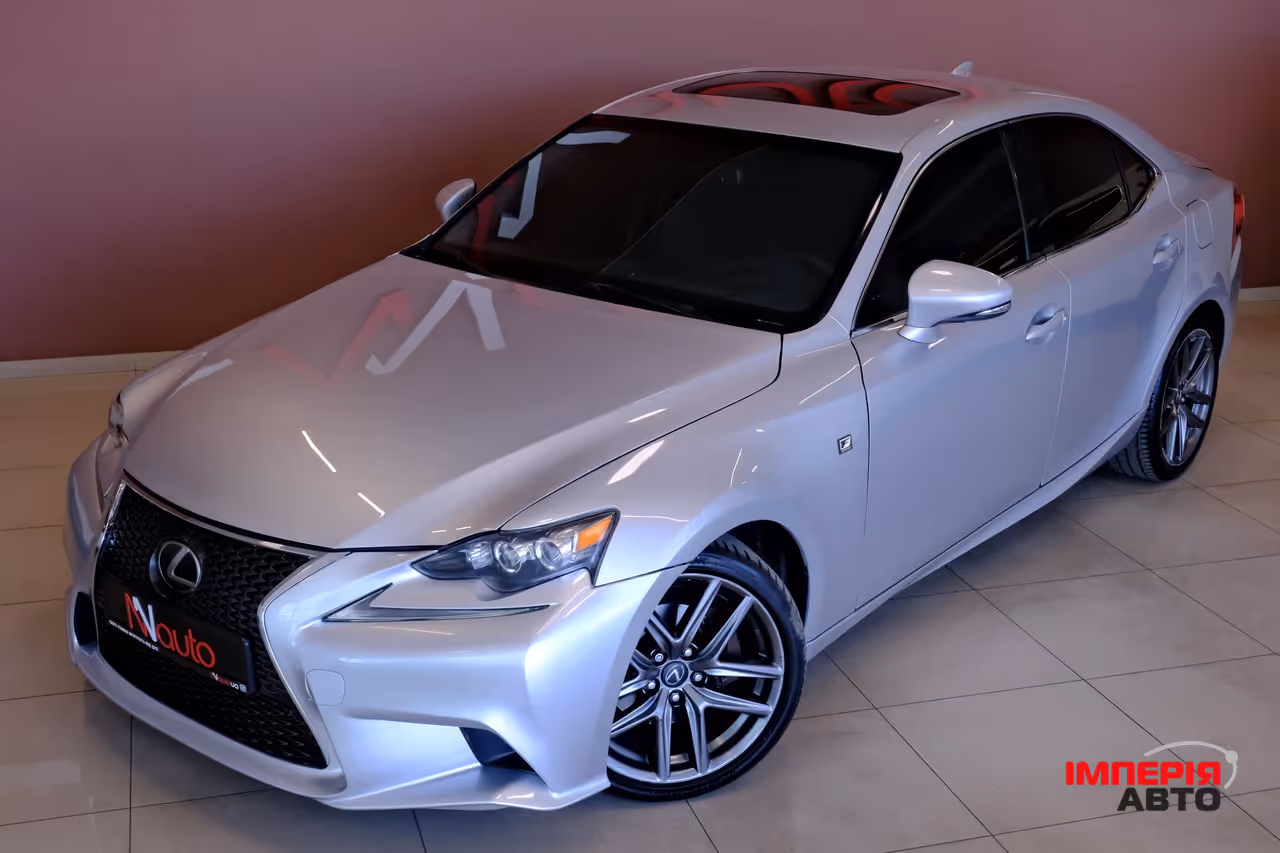 Lexus IS - фото 2
