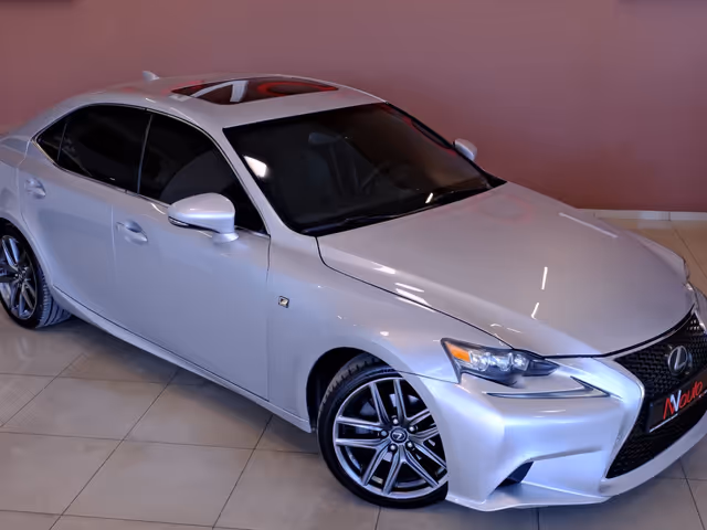 Lexus IS - фото 4