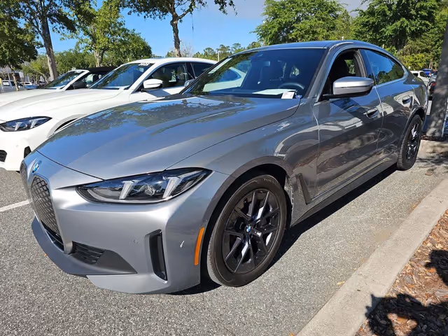 BMW i4 - фото 1