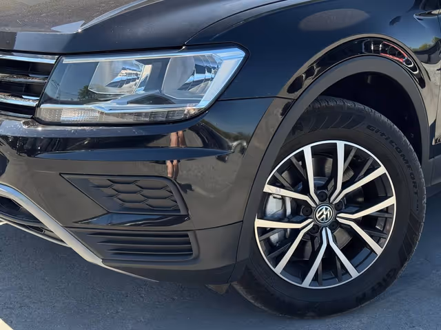 Volkswagen Tiguan - фото 5