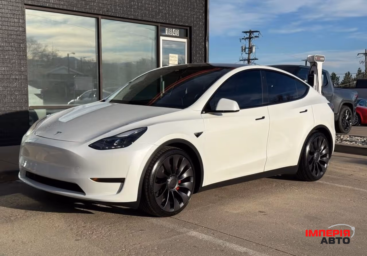 Tesla Model Y - фото 8