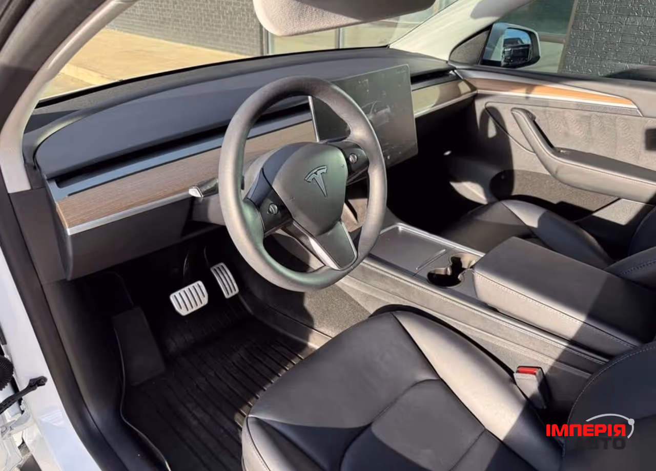 Tesla Model Y - фото 12