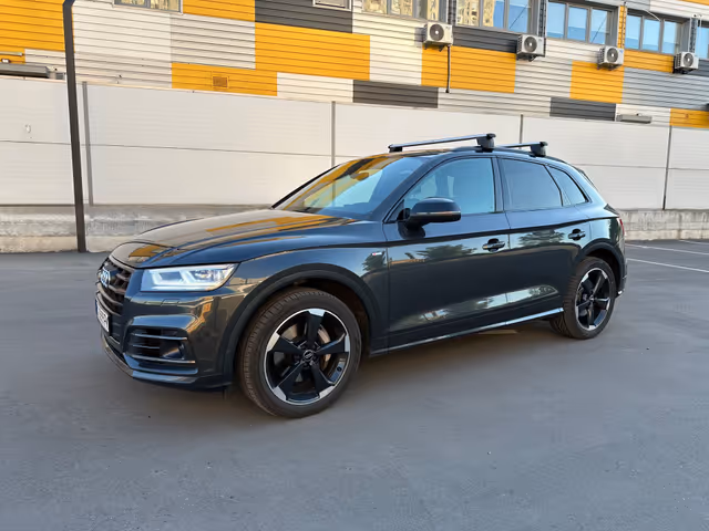 Audi Q5 - фото 1
