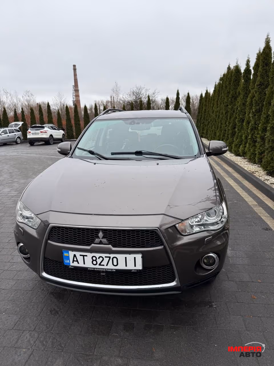 Mitsubishi Outlander - фото 1