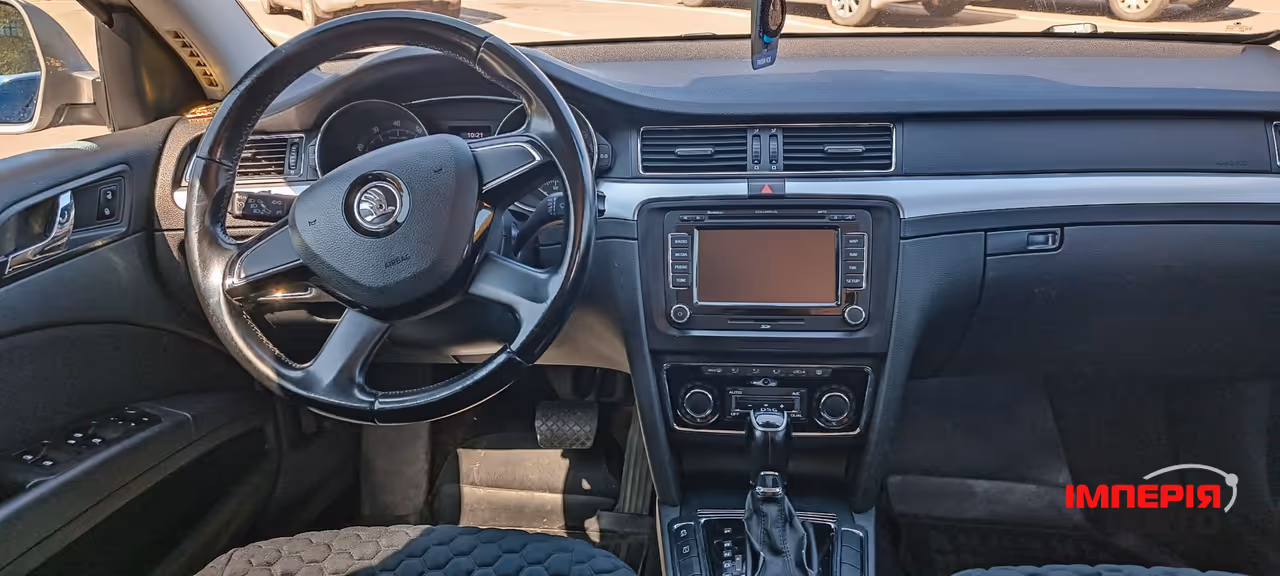 Skoda Superb - фото 8
