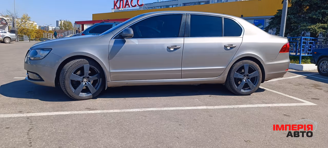 Skoda Superb - фото 6