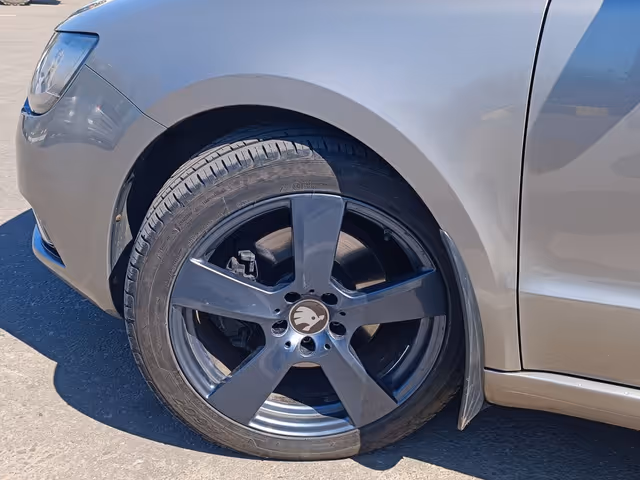 Skoda Superb - фото 4