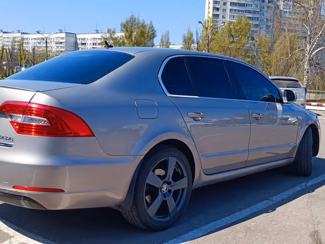 Skoda Superb - фото 3